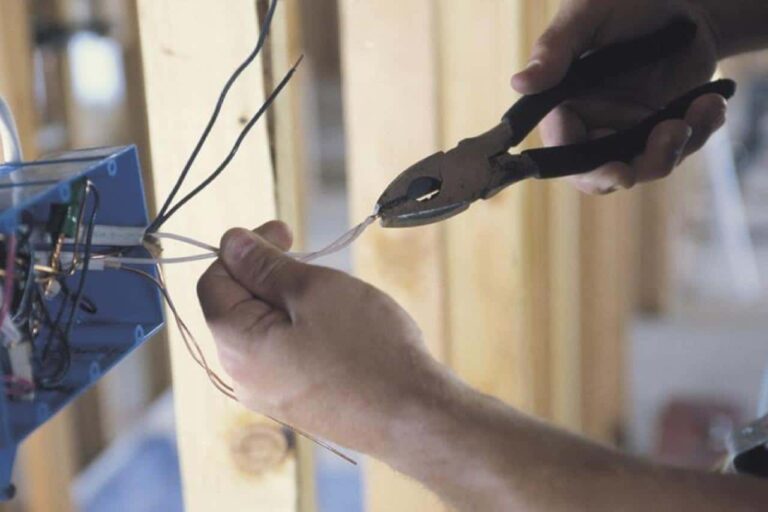 17 Different Types of Jobs for Electrical Engineers (Career