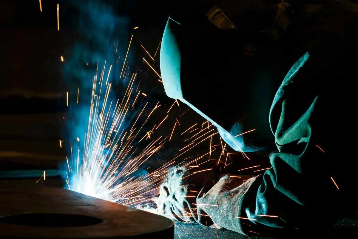 18 Different Types of Jobs for Welders (Career Opportunities) - CheddarDen